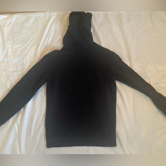 Navy Blue distressed American Eagle men’s sweatshirt - Picture 2 of 5